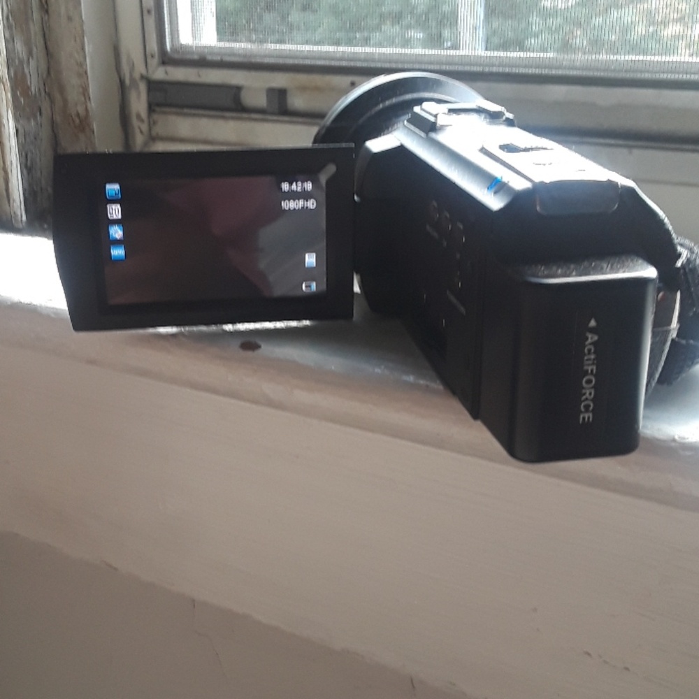 Camera - Picture 2 of 3